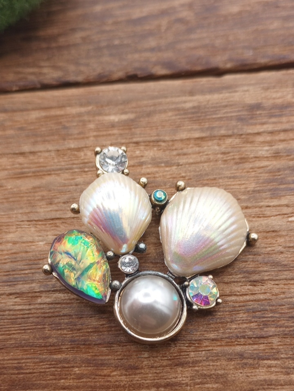 Pearl & Shell Cluster  with Iridescent Accents - Women Jewelry P251